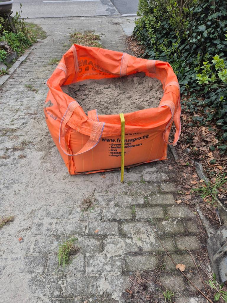 Gratis halve kuub speelzand, Jardin & Terrasse, Sable, Enlèvement, Sable à jouer
