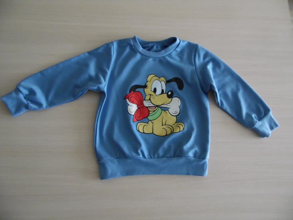 NIEUW SWEATSHIRT VAN DISNEY PLUTO, Kinderen en Baby's, Kinderkleding | Maat 104, Nieuw, Jongen, Trui of Vest, Ophalen of Verzenden