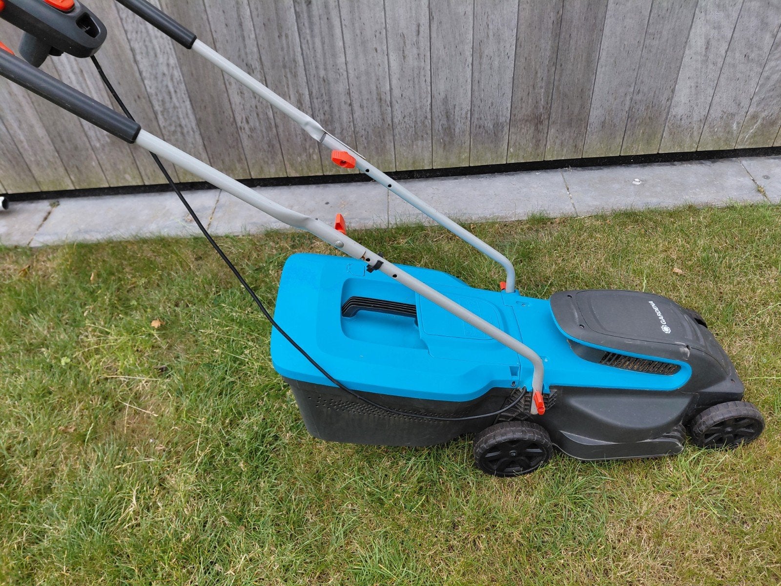 Gardena grasmaaier Power Max - zeer goede staat, Tuin en Terras, Grasmaaiers, Ophalen, Gebruikt, Elektrische grasmaaier, Opvangbak