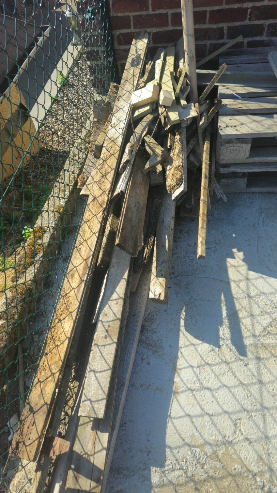 Gratis brand hout, Enlèvement