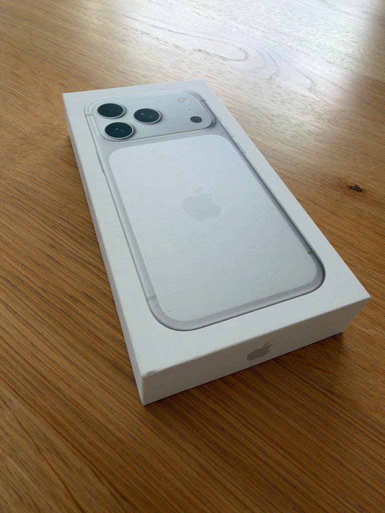 iPhone 17 Pro - 256 Go - Argent, Télécoms, 256 GB, 97 %, Enlèvement ou Envoi, Comme neuf