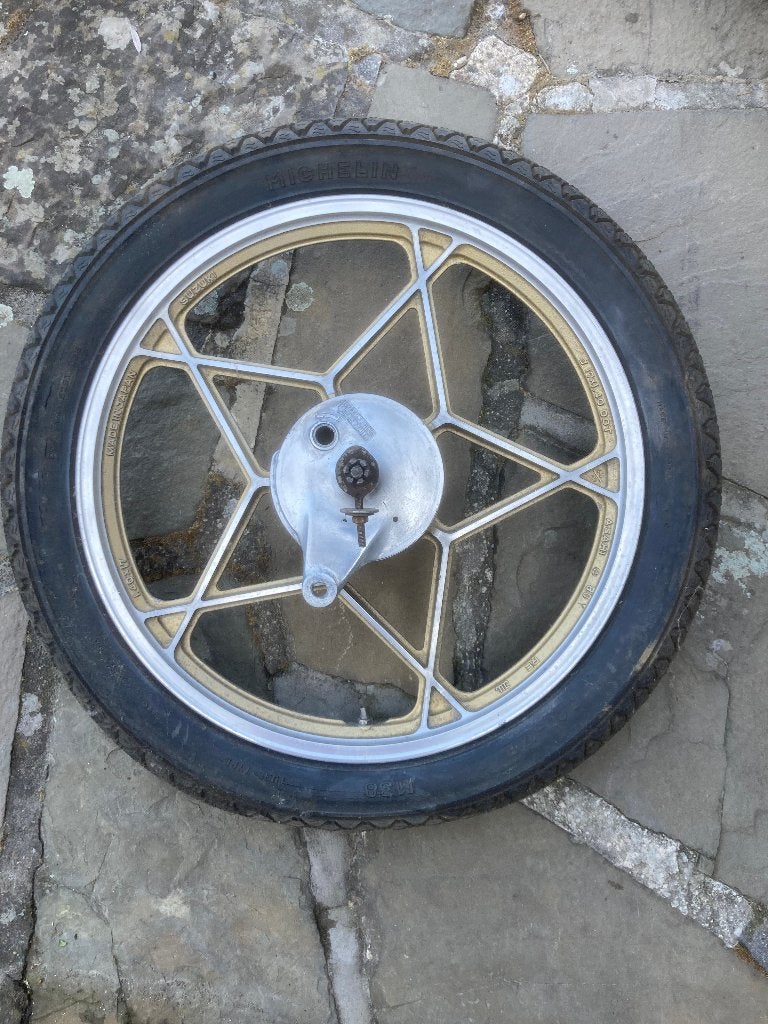 suzuki GT50 1 roue arrière en 17, Enlèvement, Comme neuf