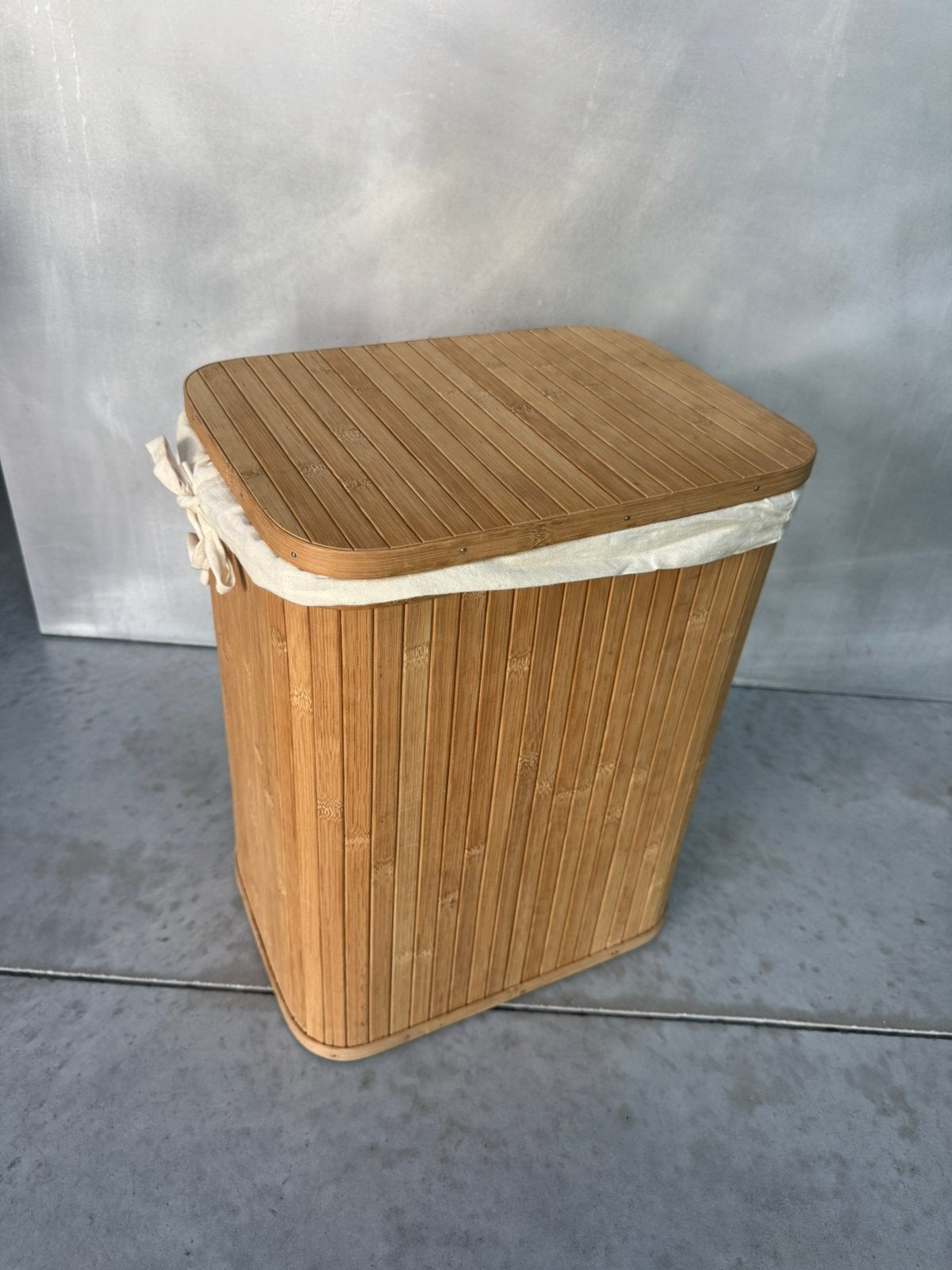 Bamboo wasmand met stoffen binnenkant, Ophalen, Zo goed als nieuw, Wasmand