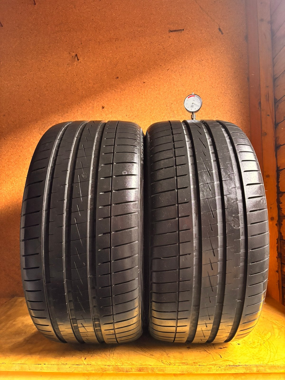 255 40 20, Neuf, 255 mm, Pneus été, Pneu(s)