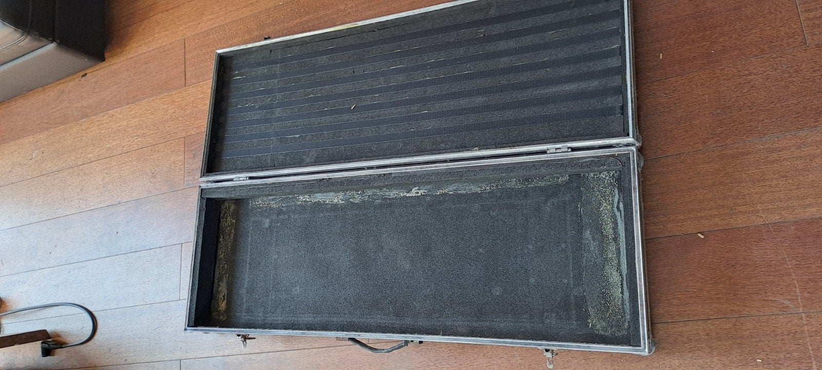 fly case strong for synth or bass, Musique & Instruments, Boîtiers & Valises, Enlèvement