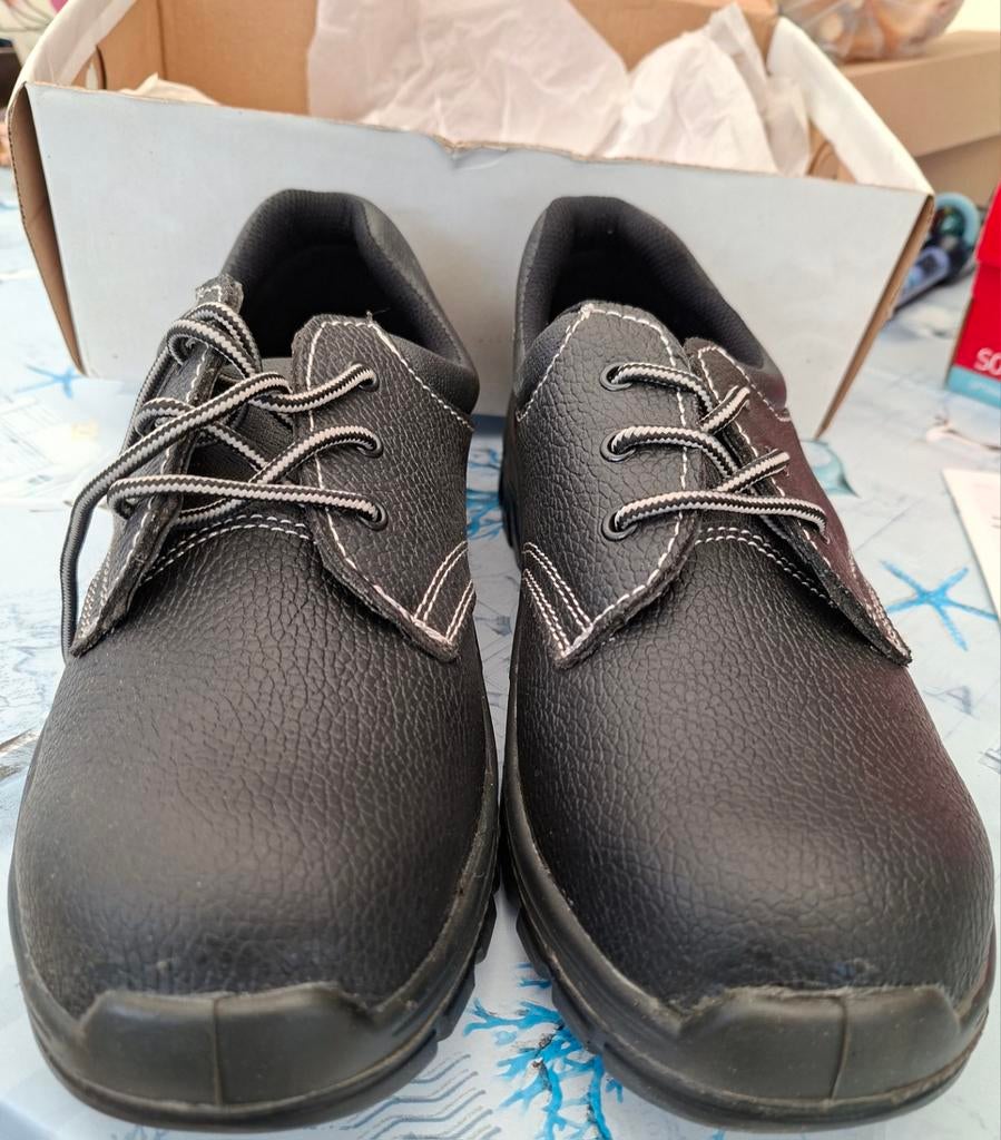 Chaussures de sécurité ISO 20345:2011. NEUVES. Pointure 42, Ophalen