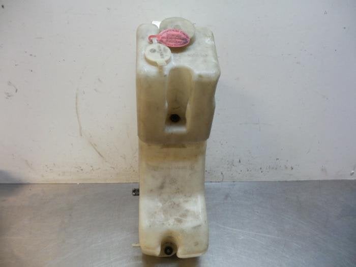 Ruitensproeiertank voor van een BMW 7-Serie (7-Serie 86-), Gebruikt, -, -, Ophalen of Verzenden