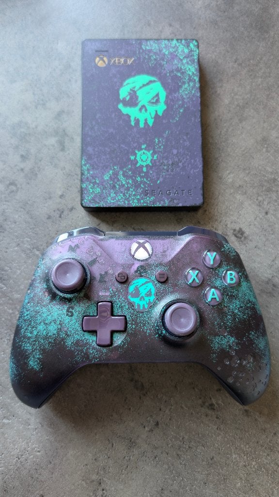 Xbox Sea of Thieves Bundle (Controller + 2TB Drive), Consoles de jeu & Jeux vidéo, Sans fil, Utilisé, Xbox Series X, Contrôleur