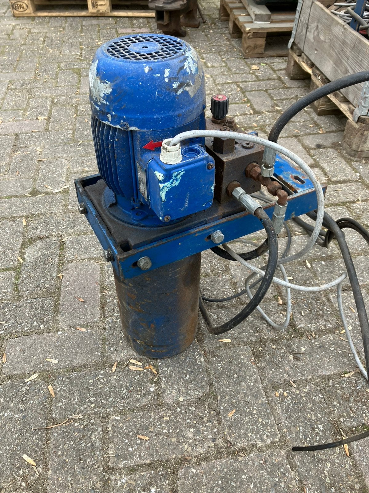 Unité hydraulique 400 volts, Enlèvement, Comme neuf