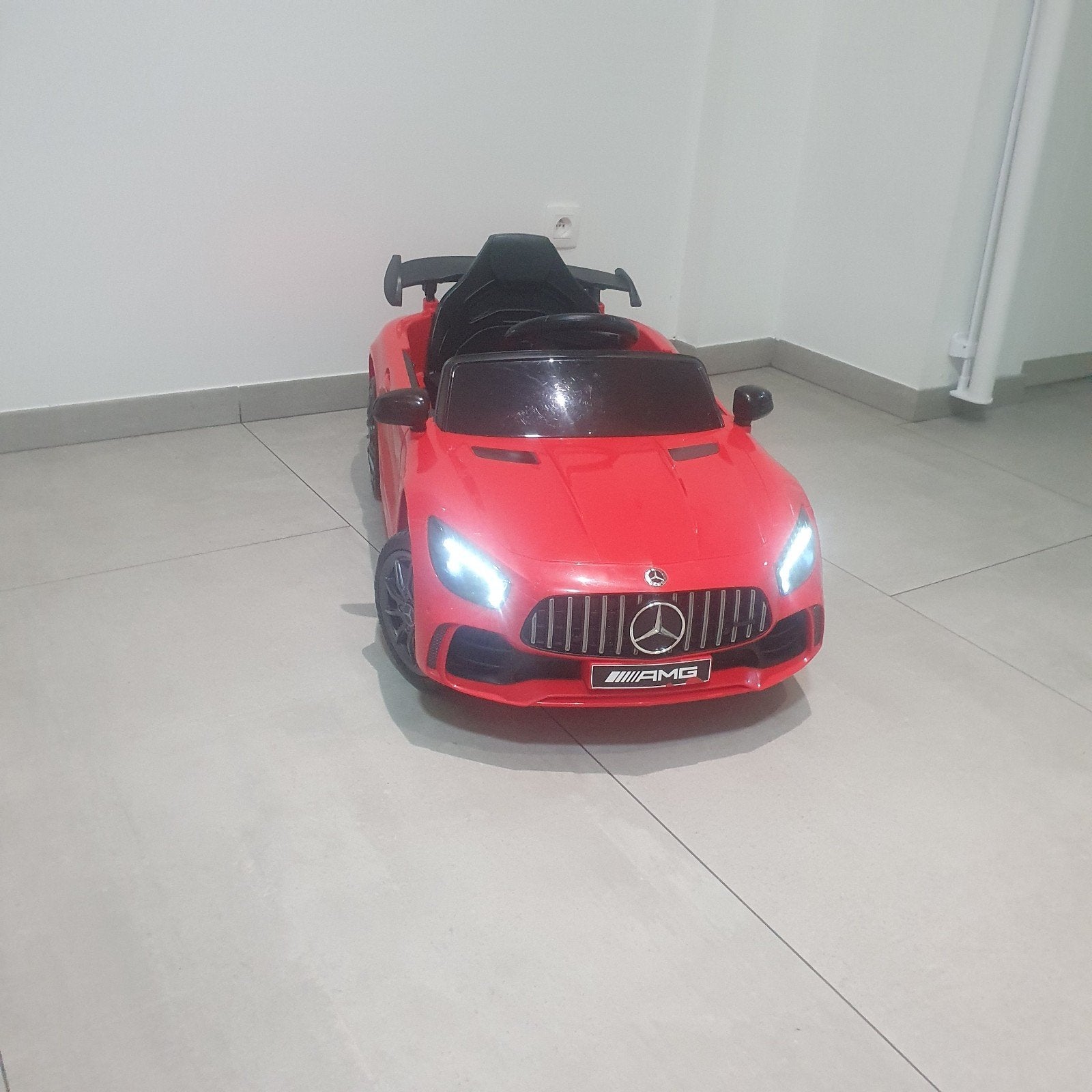 Elektrische kinderauto Mercedes AMG GT – €165, Ophalen of Verzenden, Zo goed als nieuw