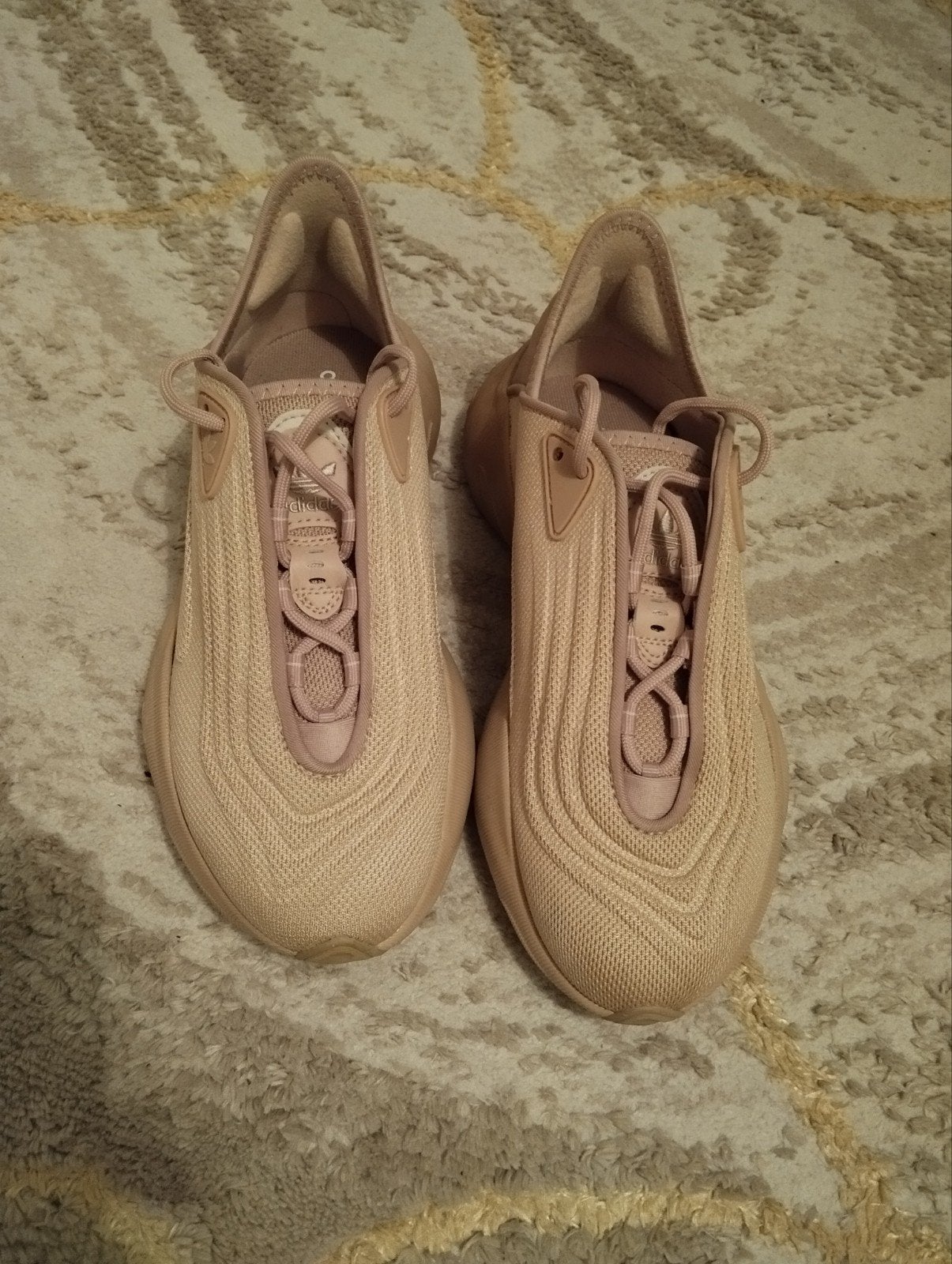 Basket adidas, Chaussures