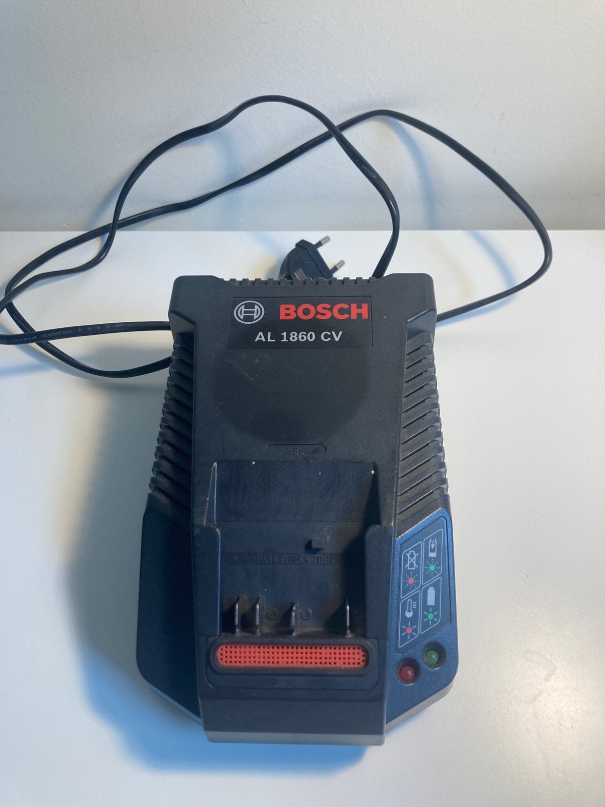 Chargeur de batterie Bosch AL 1860 CV, Bricolage & Construction, Enlèvement ou Envoi, Comme neuf