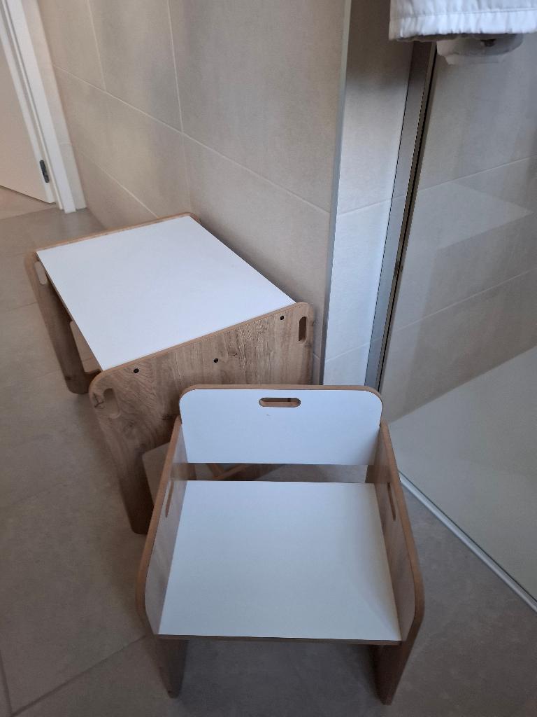 tafeltje en stoel Montessori, Kinderen en Baby's, Kinderkamer | Tafels en Stoelen, Ophalen, Zo goed als nieuw, Tafel(s) en Stoel(en)