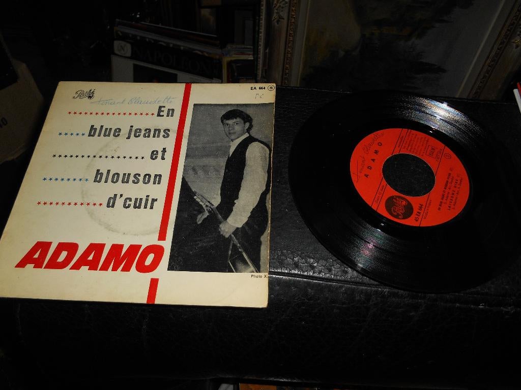 45 T 4 pistes ADAMO " En Blue jeans et blouson de cuir, Enlèvement ou Envoi