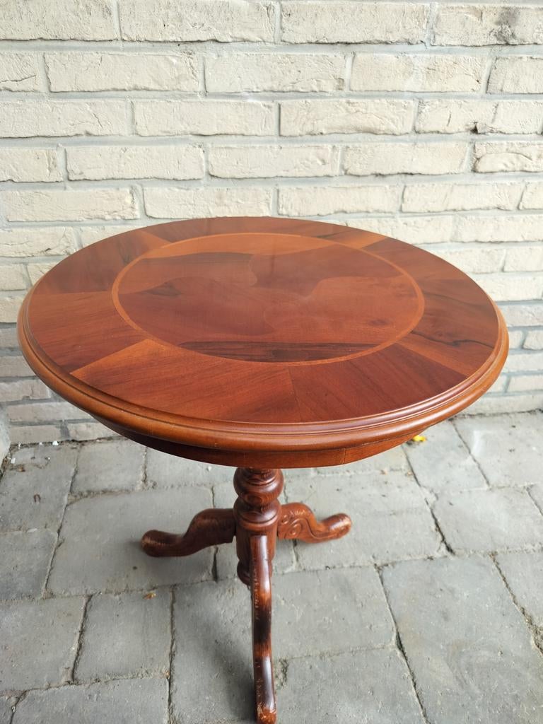 Placage rond (acajou ?) table d'appoint ou table basse, Enlèvement