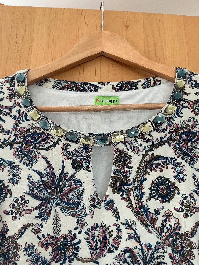 Kleed K-design maat 42/L, Kleding | Dames, Jurken, K-design, Meerkleurig, Maat 42/44 (L), Ophalen of Verzenden