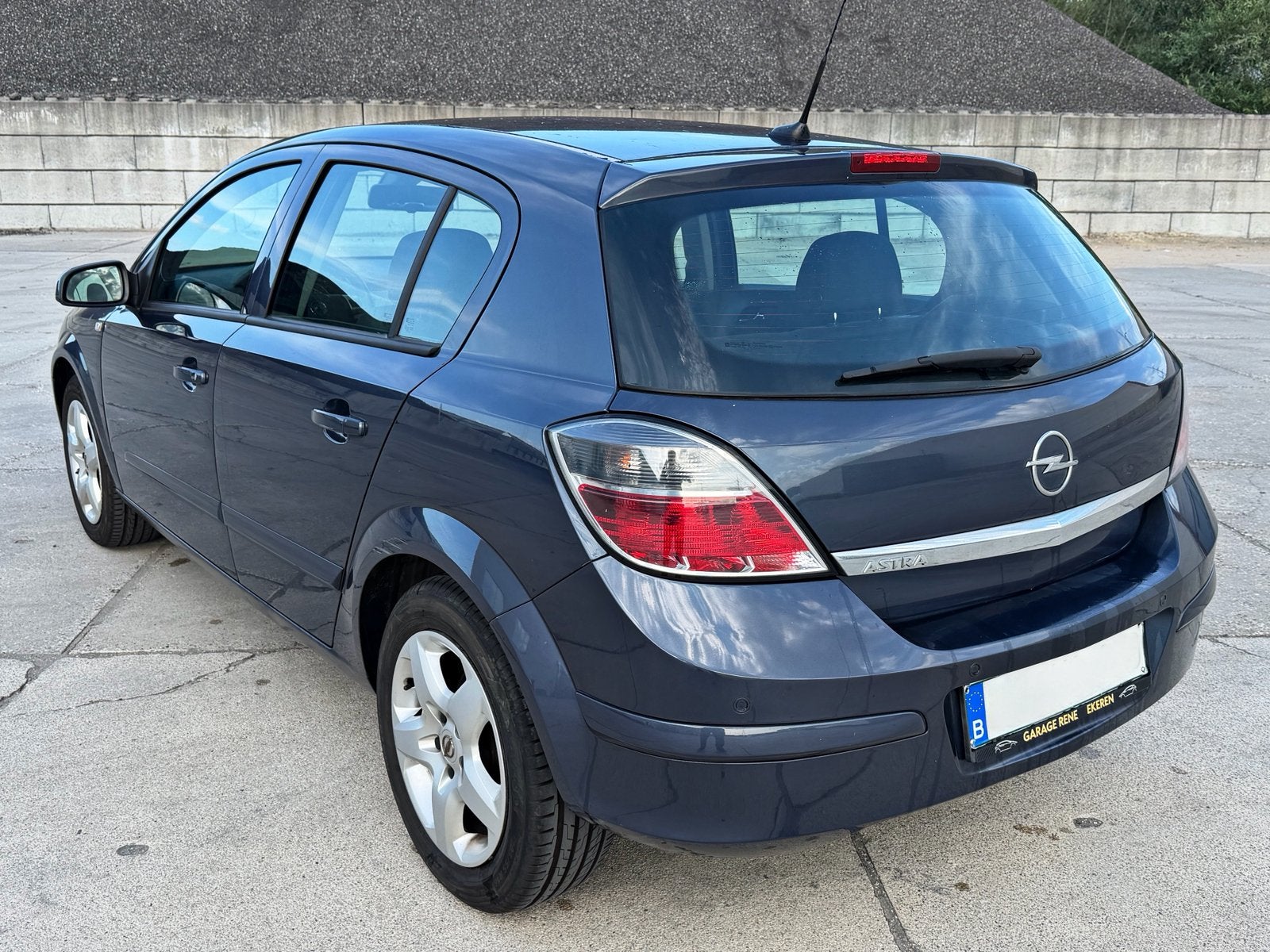 Opel Astra 1.4i benzine - 120.000km - 2007 Airco Cruise !, Auto's, Opel, Voorwielaandrijving, Zwart, 4 cilinders, 5 deurs
