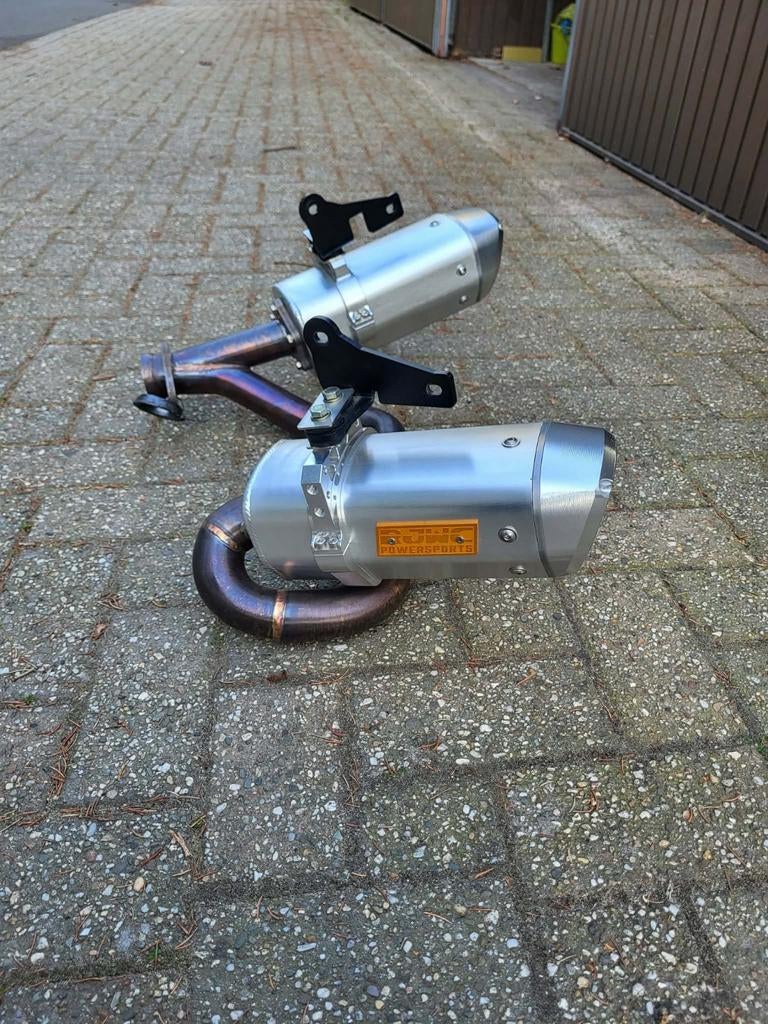 Dubbele uitlaat cforce, Motoren, Ophalen