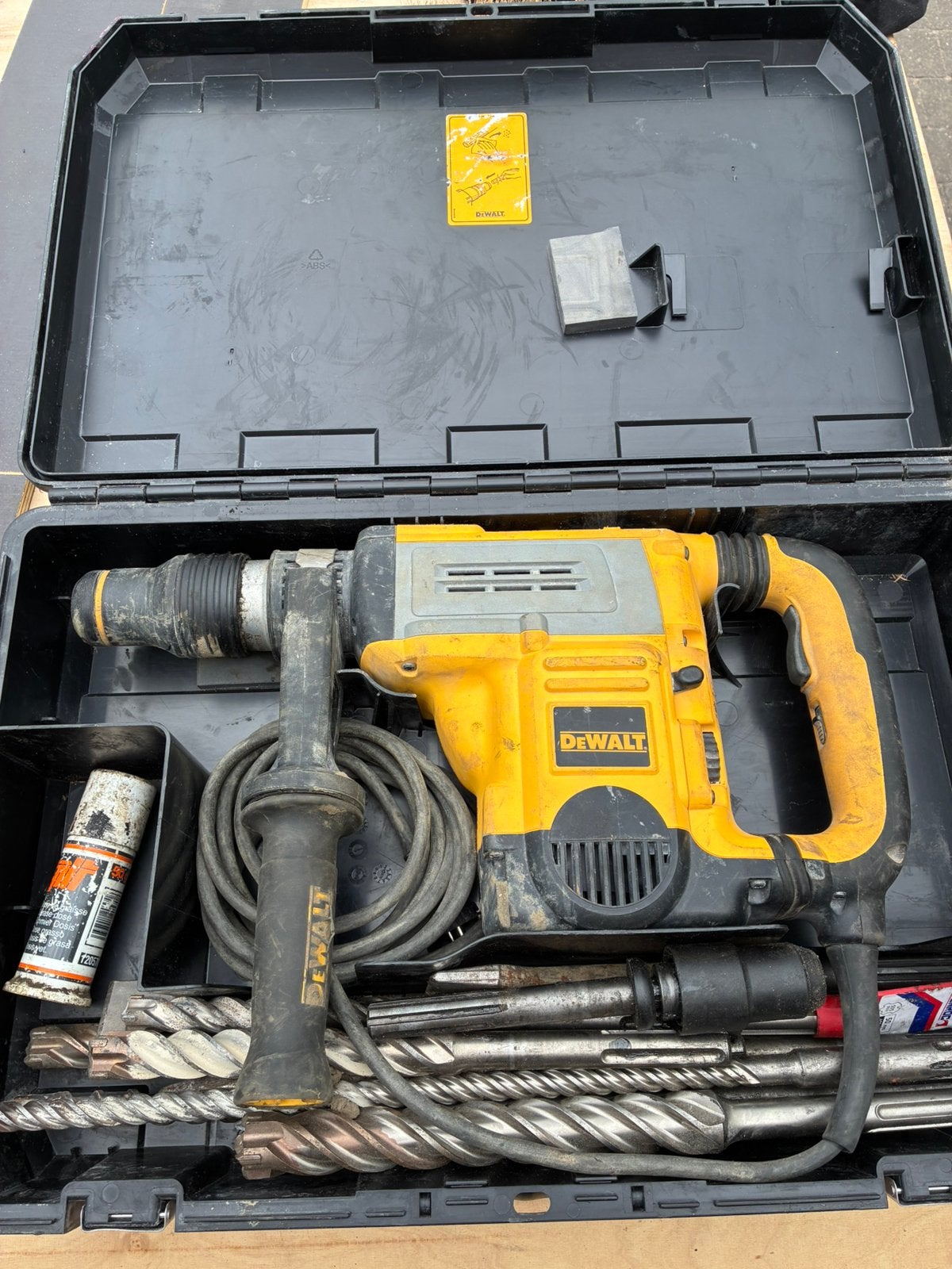 Dewalt SDS MAX boor- en breekhamer D25603 QS, Bricolage & Construction, Outillage | Foreuses, Enlèvement