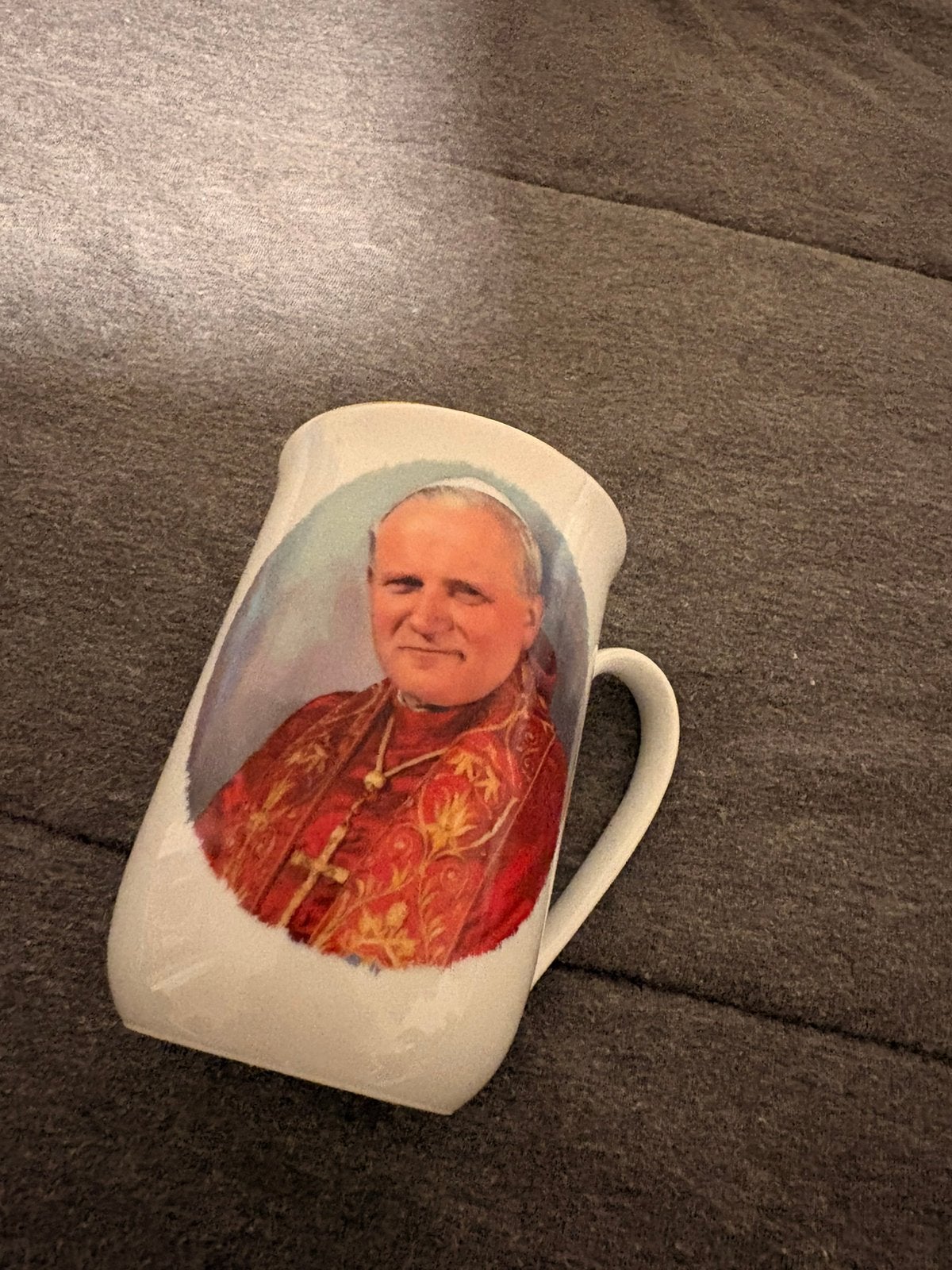 Tasse Papale, Collections, Religion, Comme neuf, Vêtements, Enlèvement ou Envoi
