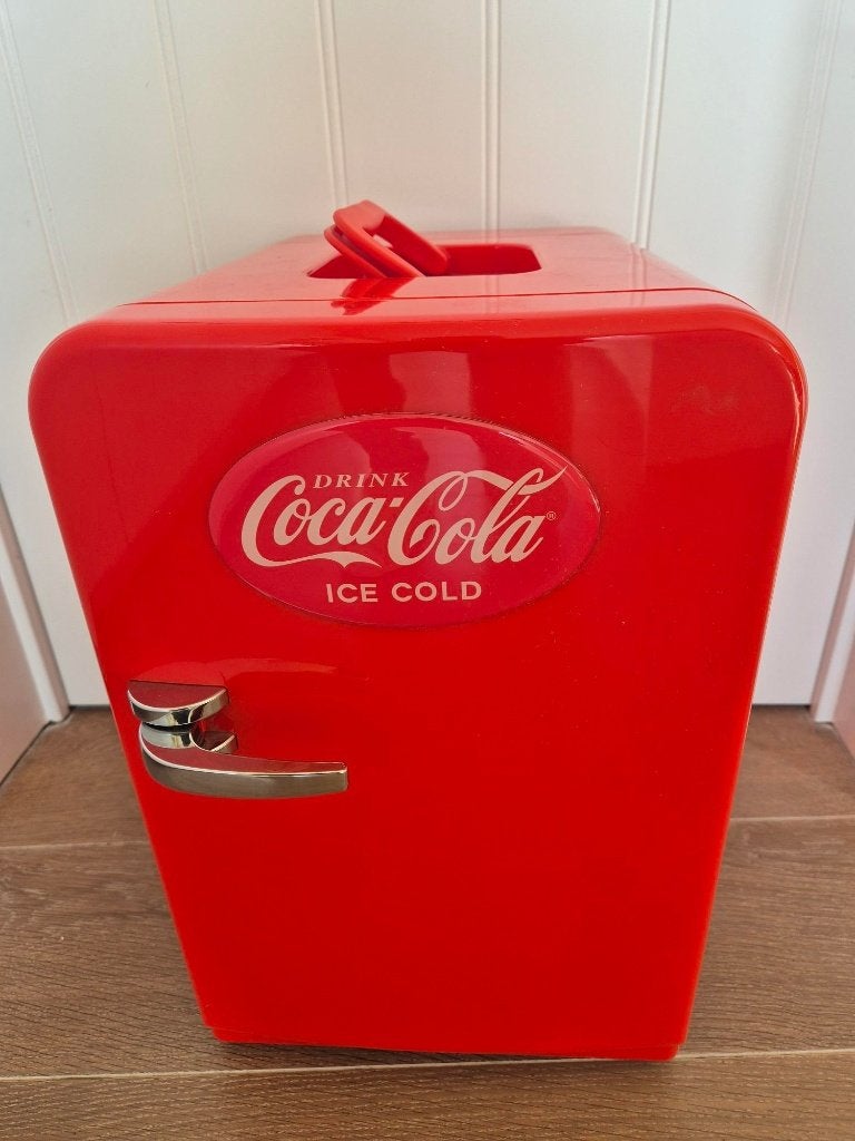 Coca Cola elektrische thermo mini-koelkast, Ophalen, Zonder vriesvak, Energieklasse A of zuiniger, Minder dan 45 cm