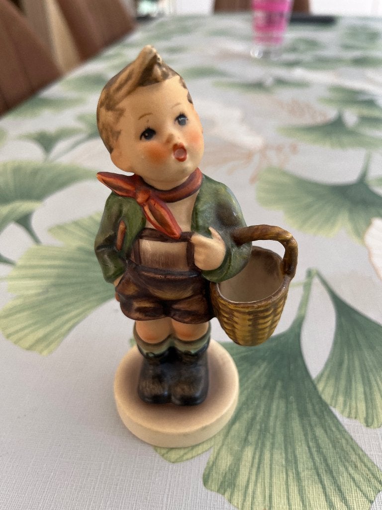 Hummel 13 cm, Verzamelen, Beelden en Beeldjes, Ophalen of Verzenden, Zo goed als nieuw, Hummel