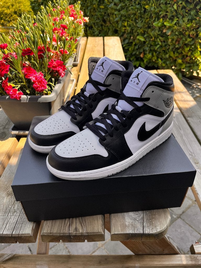 Nike Air Jordan 1 Mid Gris Blanc Noir Chaussure Basket Neuf, Sports & Fitness, Enlèvement ou Envoi, Neuf, Chaussures