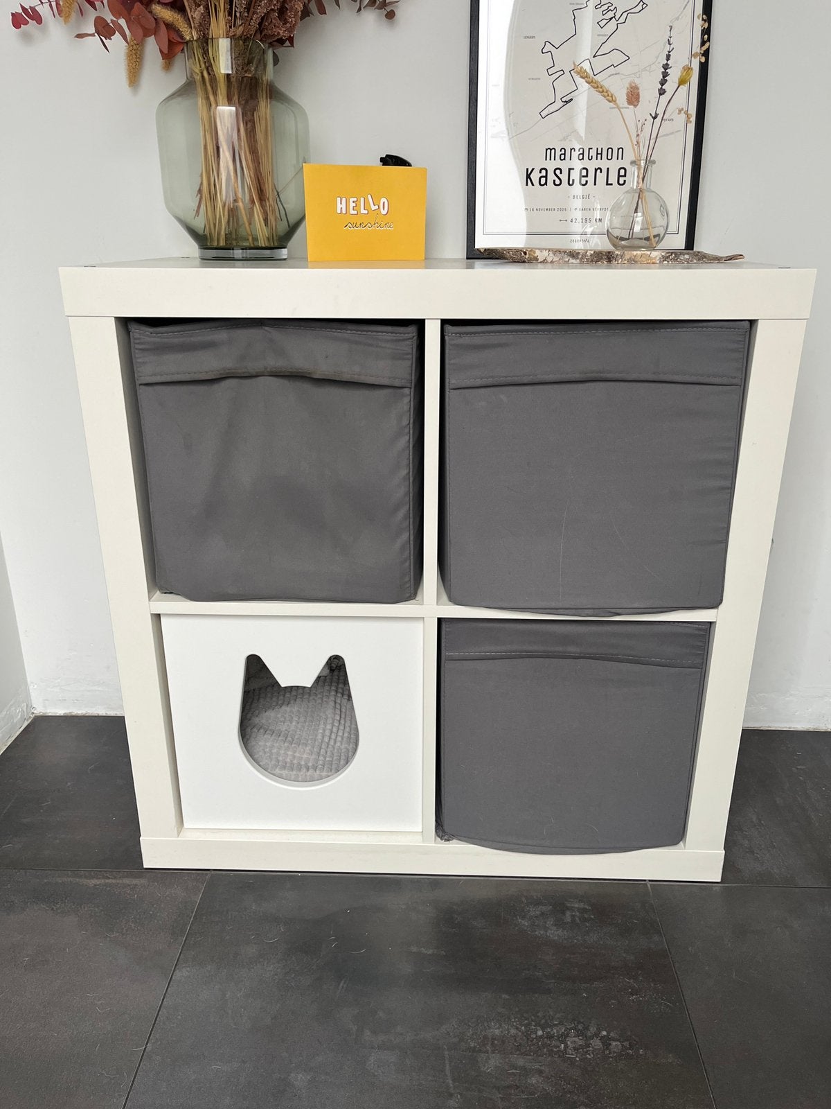 Ikea kallax met kat inzetstuk, Ophalen, Zo goed als nieuw