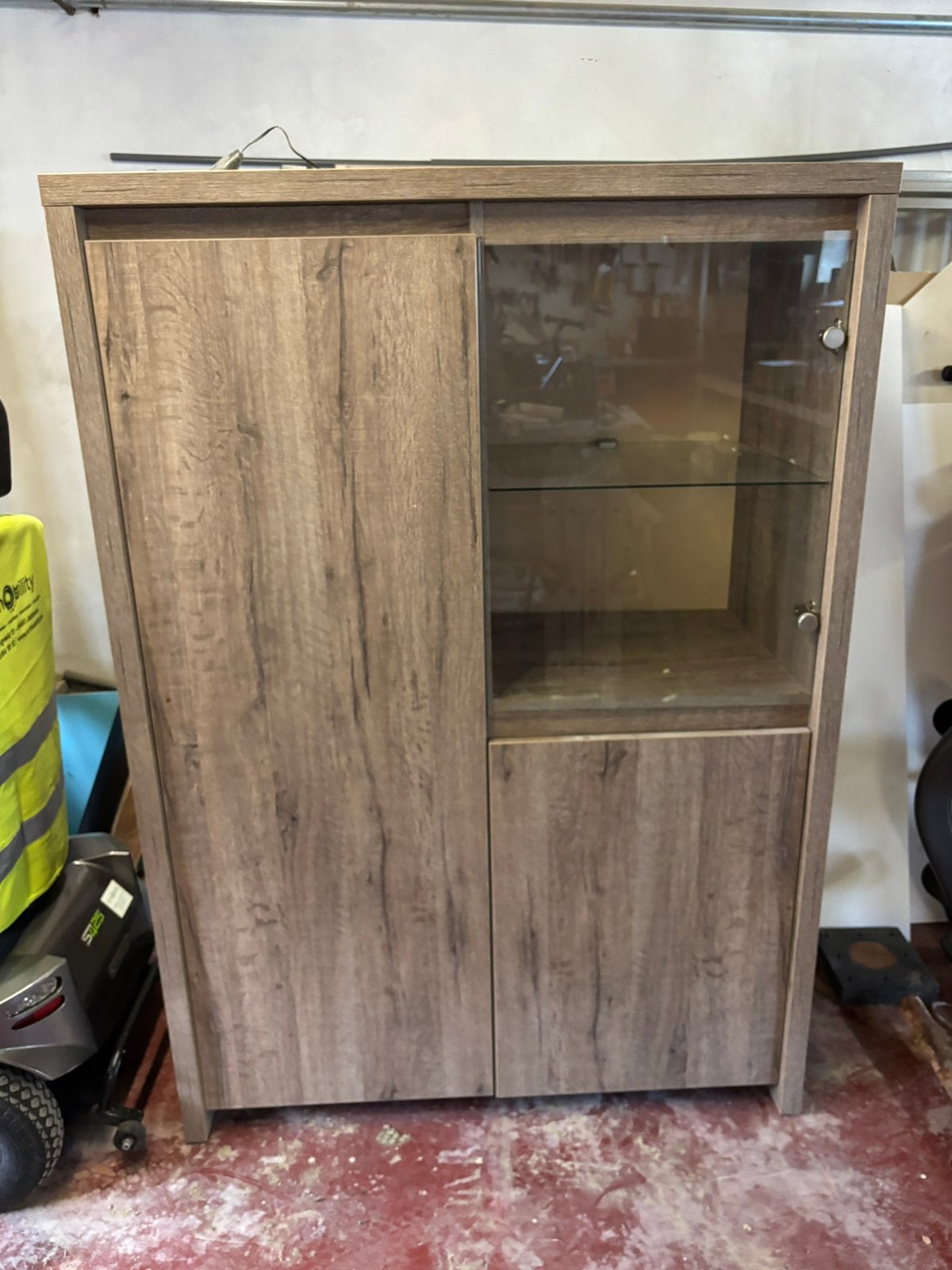 Te koop, vitrinekast/buffetkast voor een klein prijsje, Huis en Inrichting, Ophalen, Gebruikt, 100 tot 150 cm, Modern