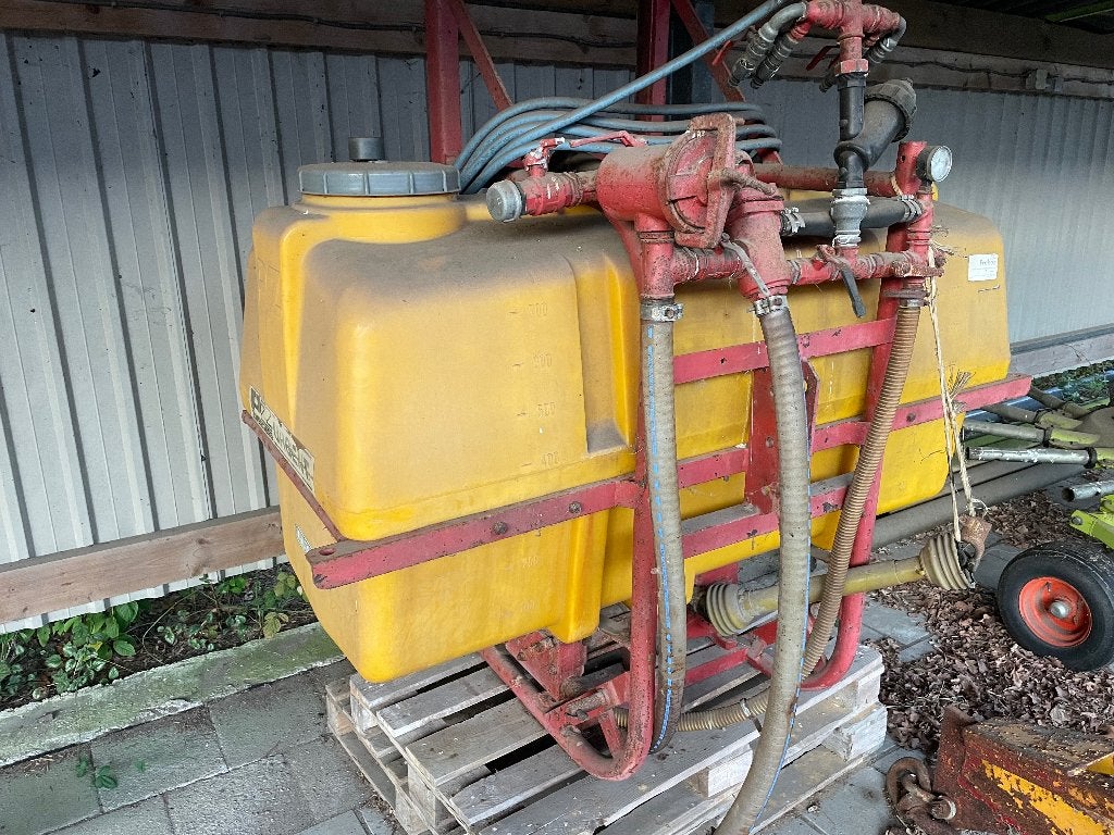 Pz urgent spuit kantspuit watervat in hef., Enlèvement, Cultures, Autres types