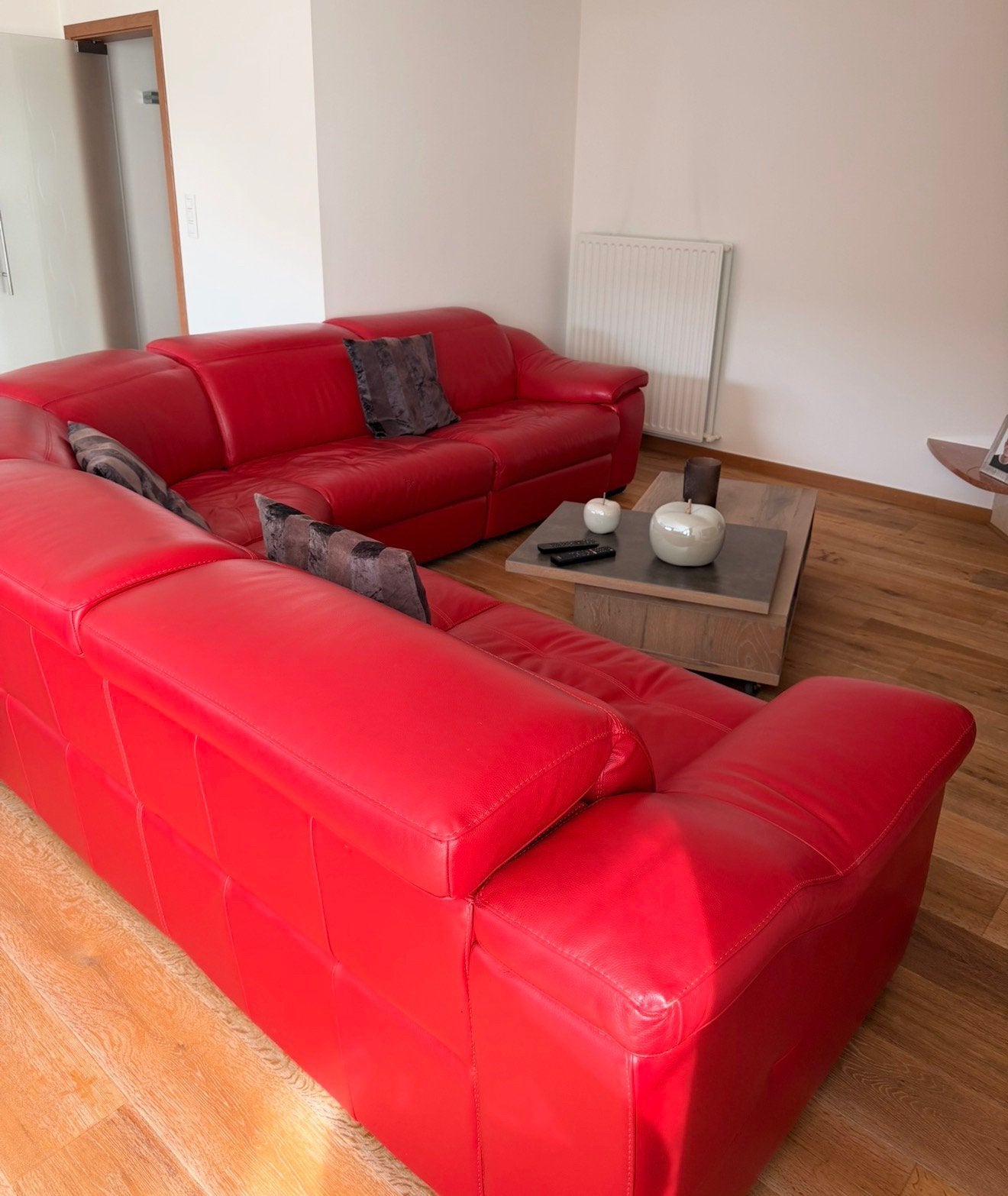 Rode hoeksalon, Huis en Inrichting, Ophalen, Zo goed als nieuw
