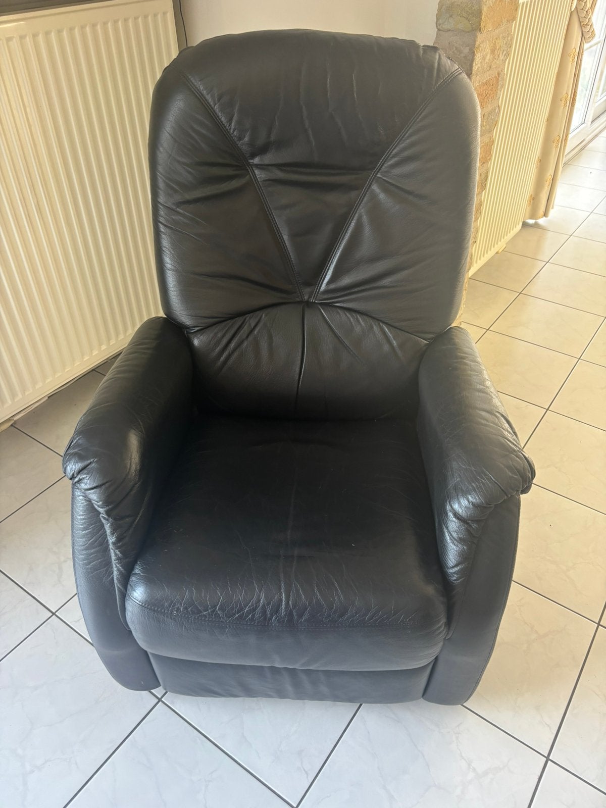 Twee identieke relaxzetels, Huis en Inrichting, Fauteuils, Ophalen, Gebruikt, 50 tot 75 cm, Leer