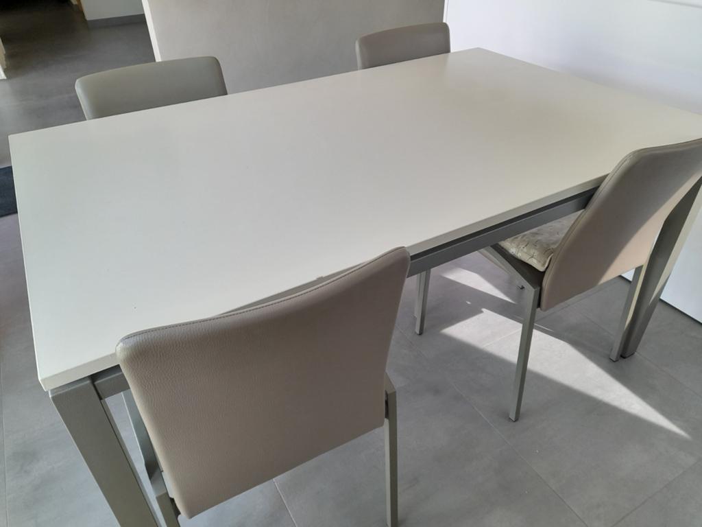Keukentafel met 4 stoelen, Ophalen, Gebruikt
