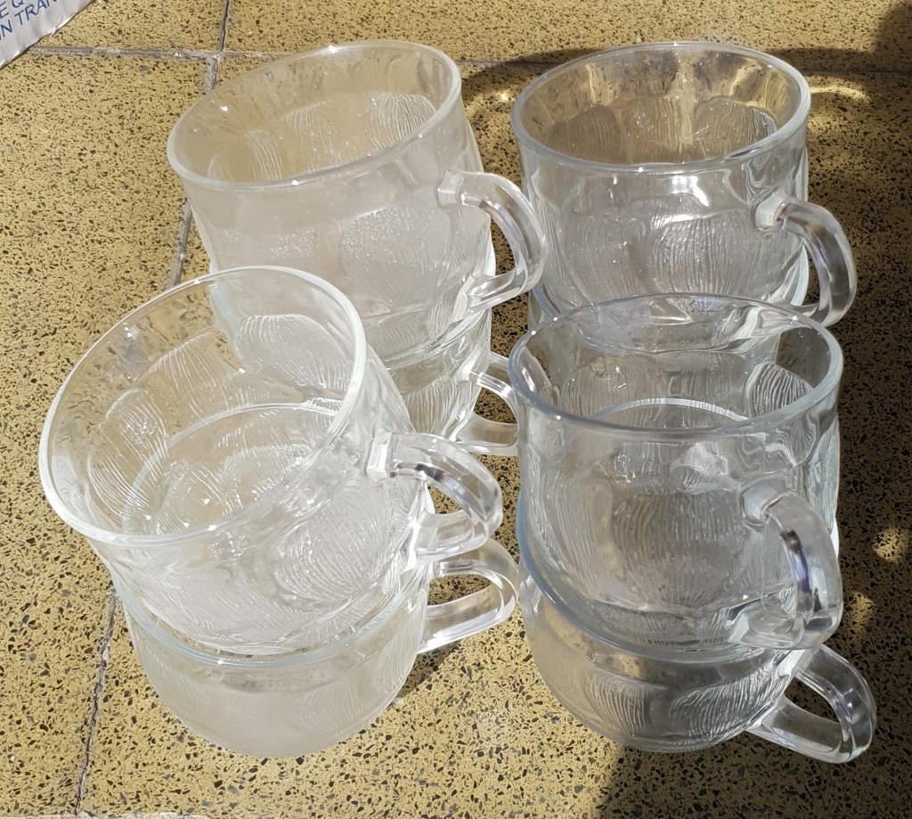 8 kopjes Arcoroc Fleur - Jaren 70, Huis en Inrichting, Ophalen, Gebruikt, Glas, Overige stijlen