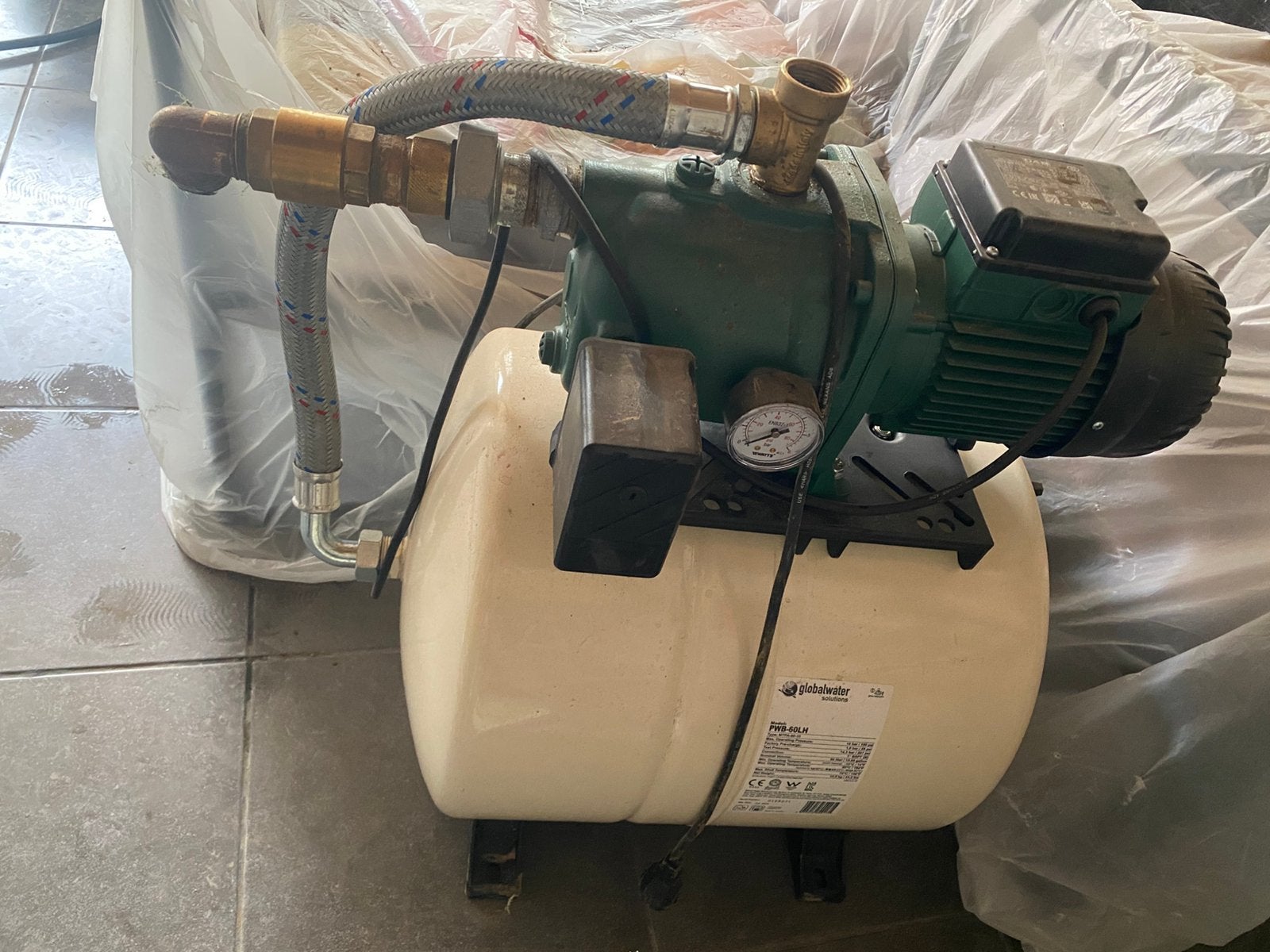 Hydrofoorpomp, Tuin en Terras, Ophalen, Zo goed als nieuw, Elektrisch, Hydrofoorpomp