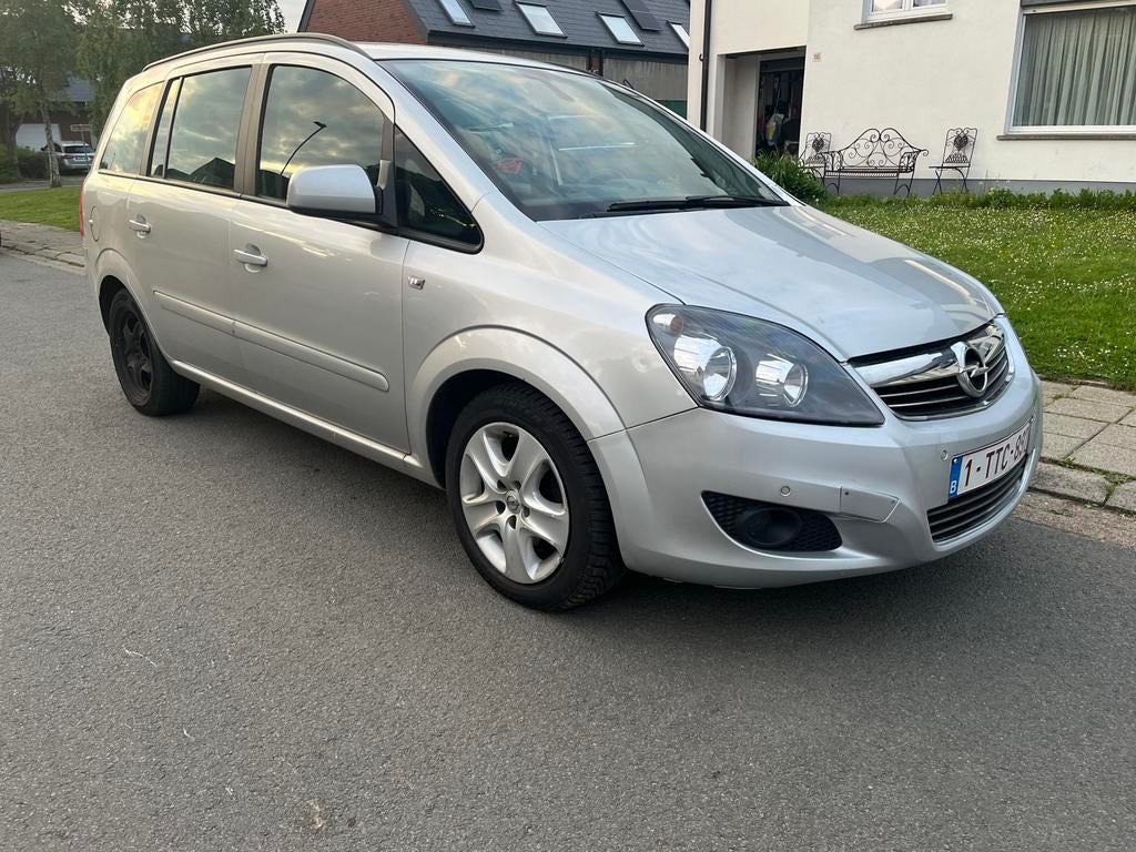 Te koop opel zafera 1.7 cdti 7 plaats !!, Auto's, Voorwielaandrijving, Euro 5, Stof, 4 cilinders