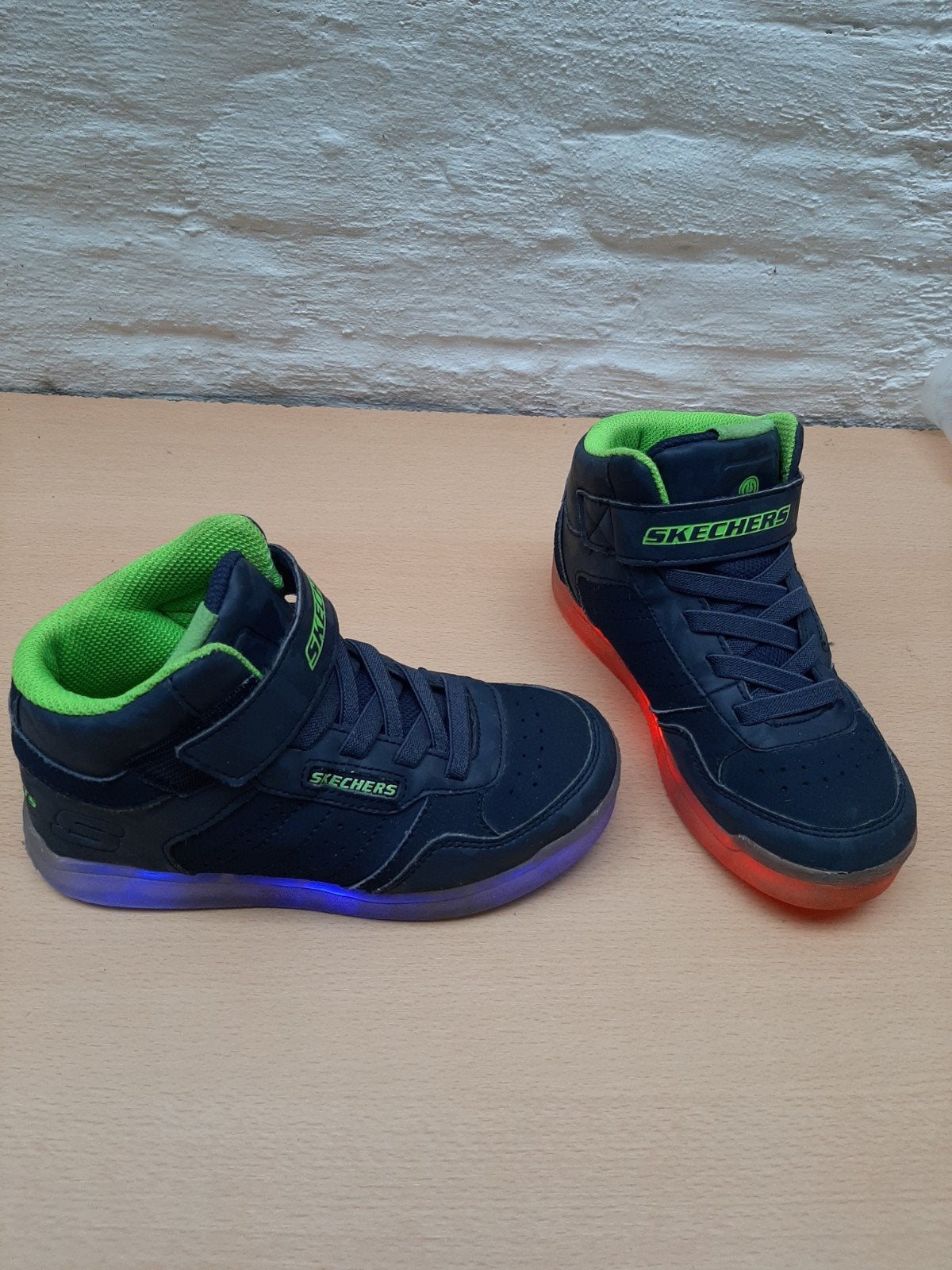 Skechers ice lights ultra maat 31, Enfants & Bébés, Garçon, Skechers, Enlèvement, Utilisé