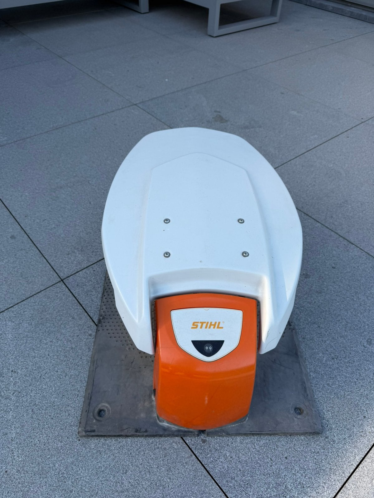 Stihl garage robotmaaier, Tuin en Terras, Ophalen, Gebruikt