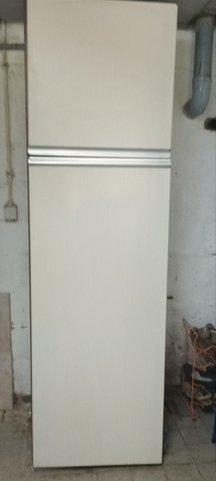 Armoire de rangement 200/60 gratuite, Maison & Meubles, Armoires | Commodes, Enlèvement