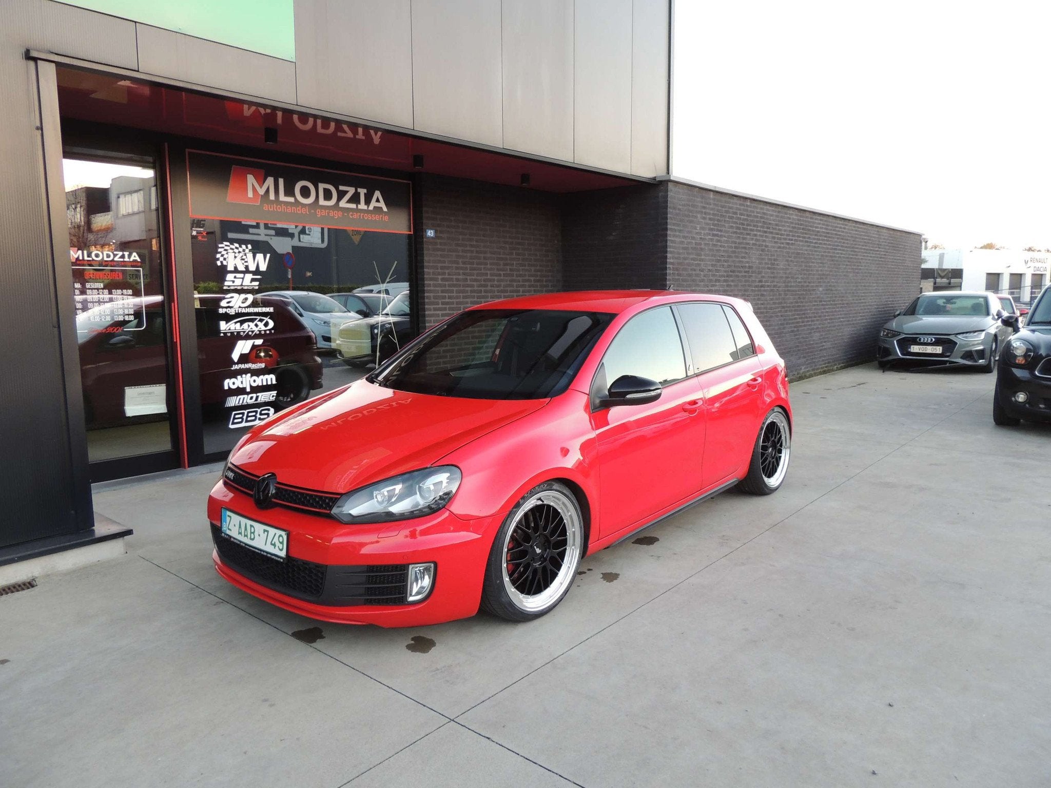 Volkswagen Golf GTI Adidas Edition TUNED19" JR23 + NWE MOTOR, Autos, Volkswagen, Rouge, Euro 5, Achat, 170 g/km