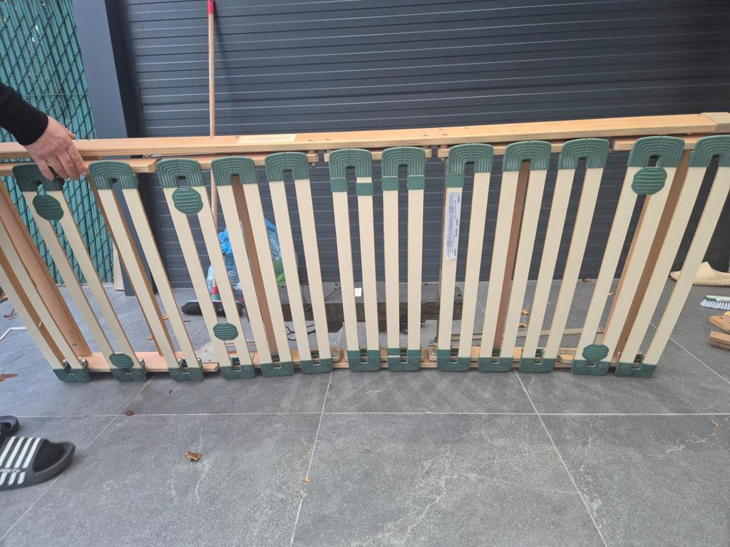 2 supergoede lattenbodems 1 is met electrische motor, Comme neuf, Sommier, 200 cm, Deux personnes