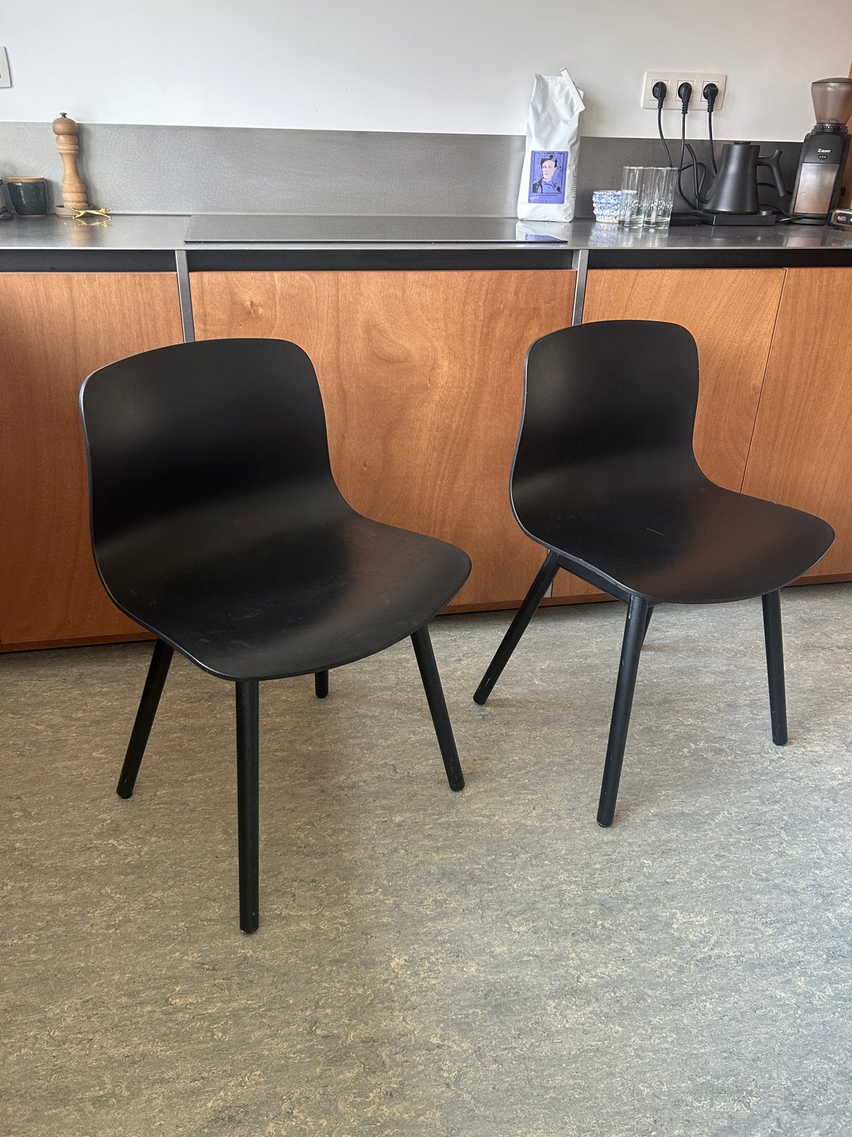 Set van 2 zwarte Hay About A Chair (AAC12) stoelen, Huis en Inrichting, Stoelen, Modern design, Twee, Zwart, Zo goed als nieuw