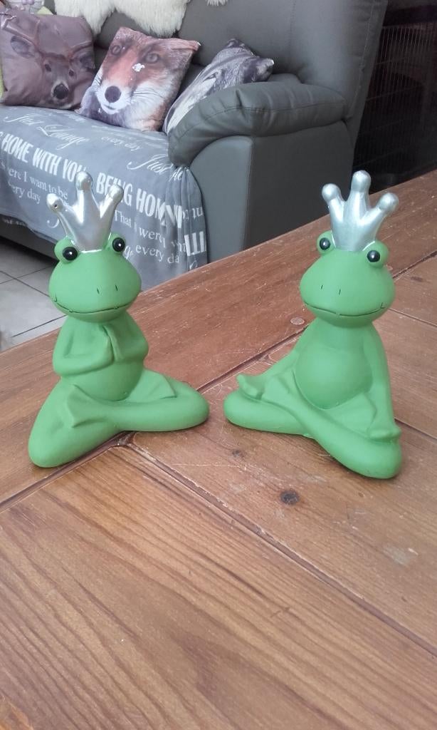 stenen groene kikkers met kroontje, Ophalen of Verzenden, Zo goed als nieuw