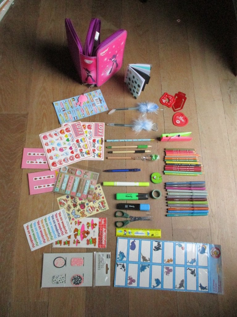 Pennenzak dubbel met allerlei potloden stickers boekje, Ophalen of Verzenden, Gebruikt