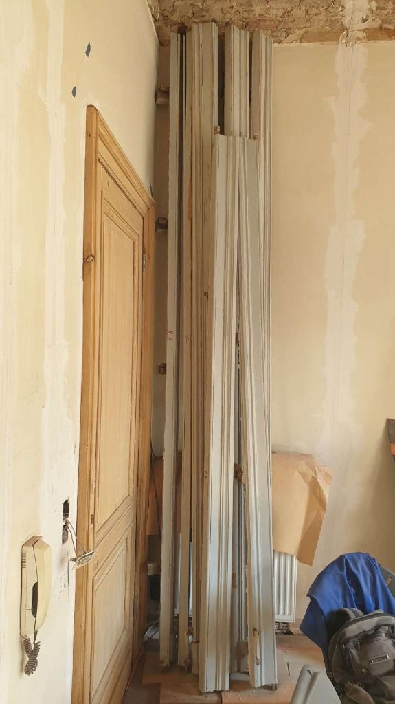 Antieke omlijsting, architraaf, chambrant voor 4 ramen, Ophalen