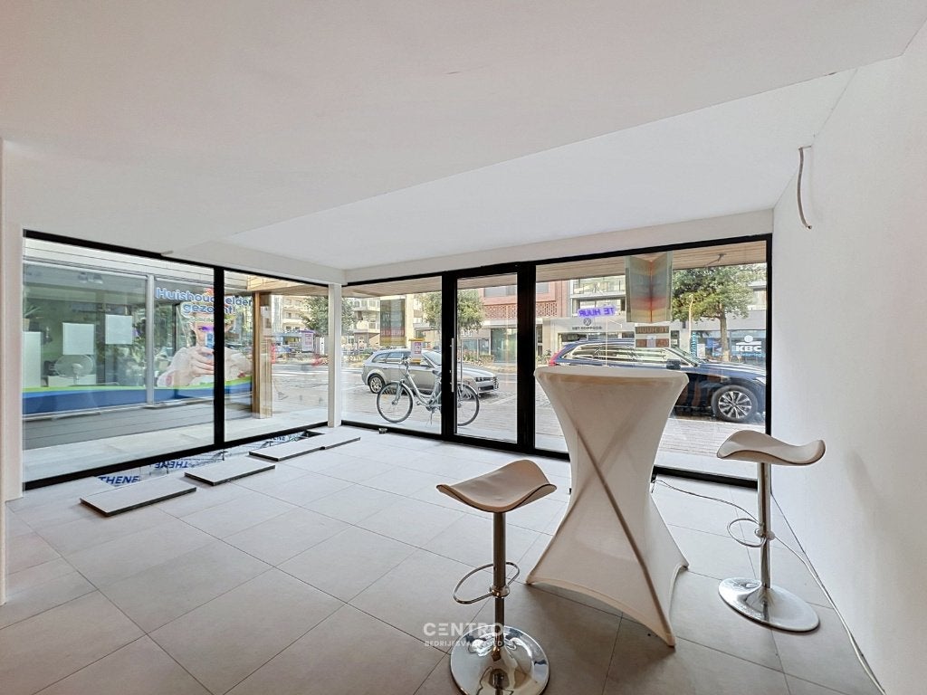TE HUUR - NB handelsgelijkvloers, Immo, 50 m² of meer, Provincie West-Vlaanderen