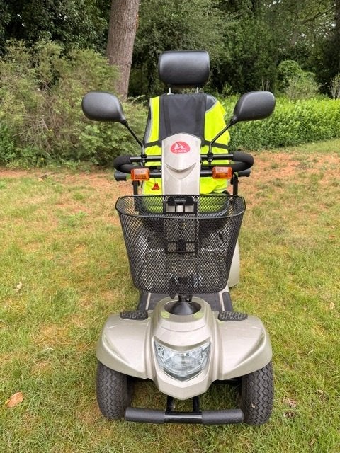Perfect Onderhouden Scootmobiel met Nieuwe Accu’s, extra tas, Ophalen, Zo goed als nieuw, 36 t/m 45 km, Vermeiren