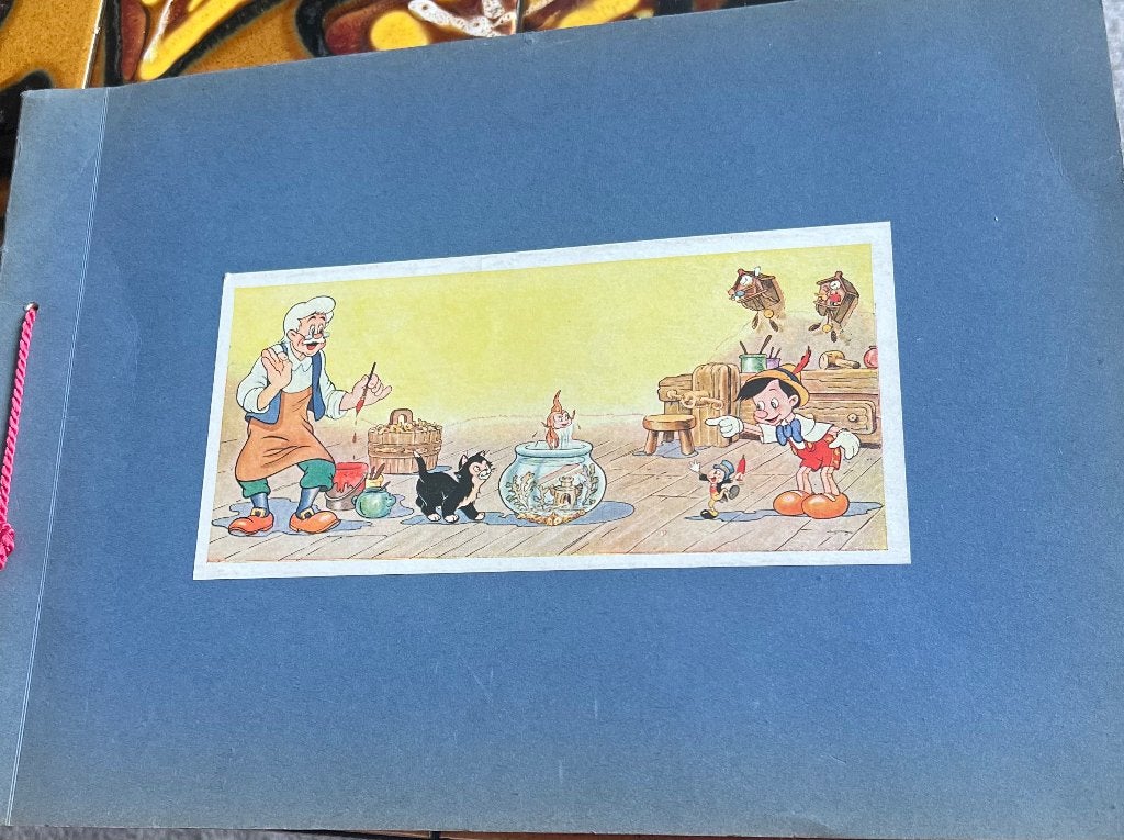 Album de compilation vintage de Pinocchio, Enlèvement ou Envoi