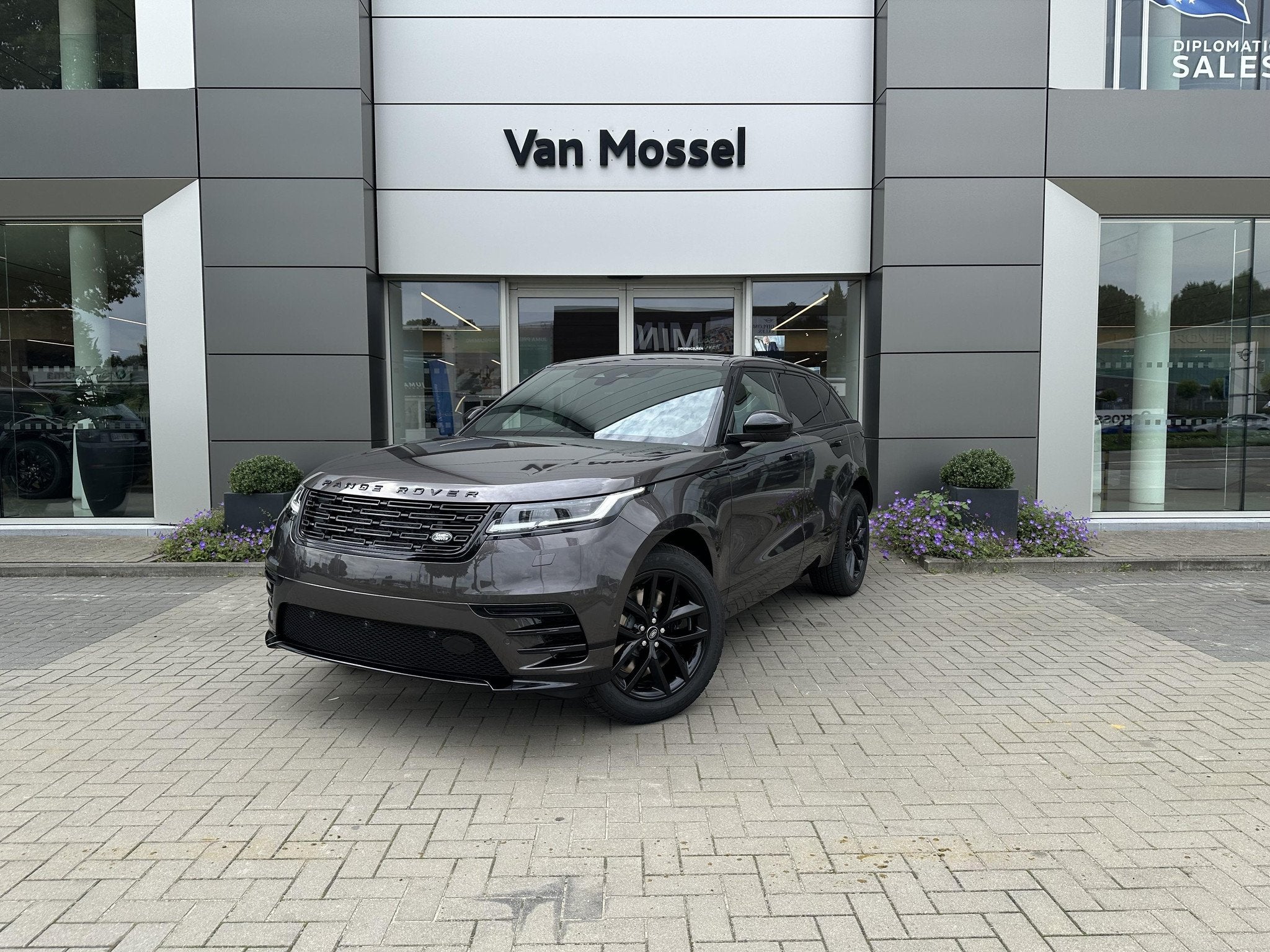 Land Rover Range Rover Velar P400e Dynamic SE AWD Auto. 26MY, Autos, Cuir, Argent ou Gris, 42 g/km, Entreprise