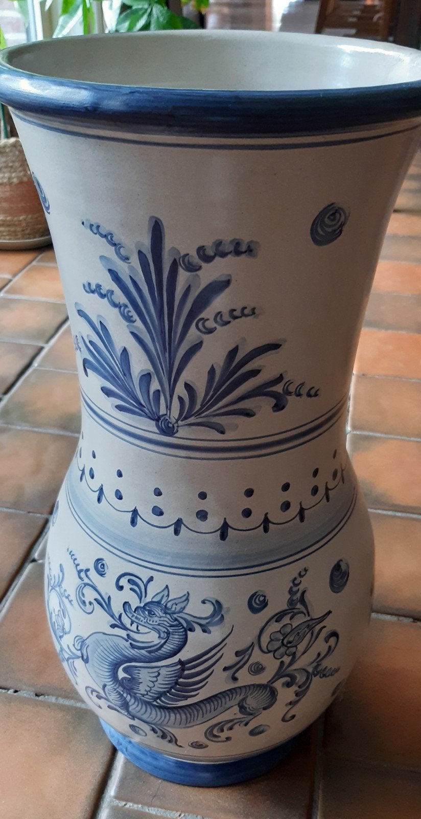 Italiaanse Deruta Grifo vaas cm. Draak Umbrië. Nr 63/50., Antiek en Kunst, Antiek | Vazen, Ophalen